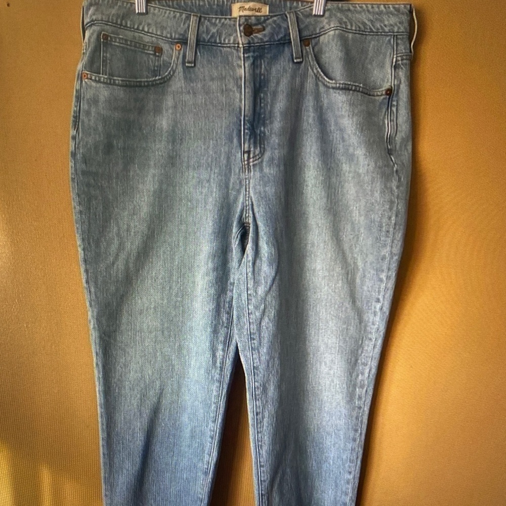 Madewell Straight Leg Women’s Jeans in Light Blue Wash